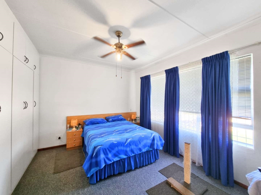 3 Bedroom Property for Sale in Sandbaai Western Cape